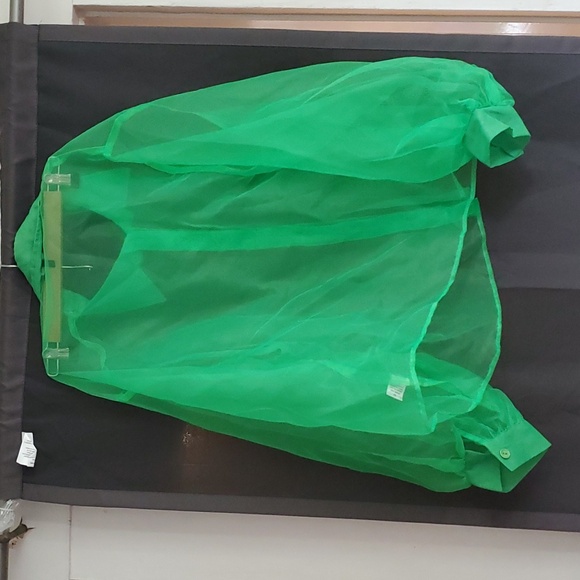 Green sheer button down puffed sleeves - Picture 2 of 3